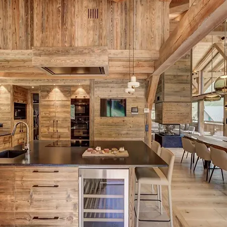 Majesty: Opulent Chalet In The Heart Of Alpesi faház *